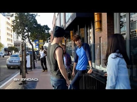 粉絲拍下的李敏鎬瞬間