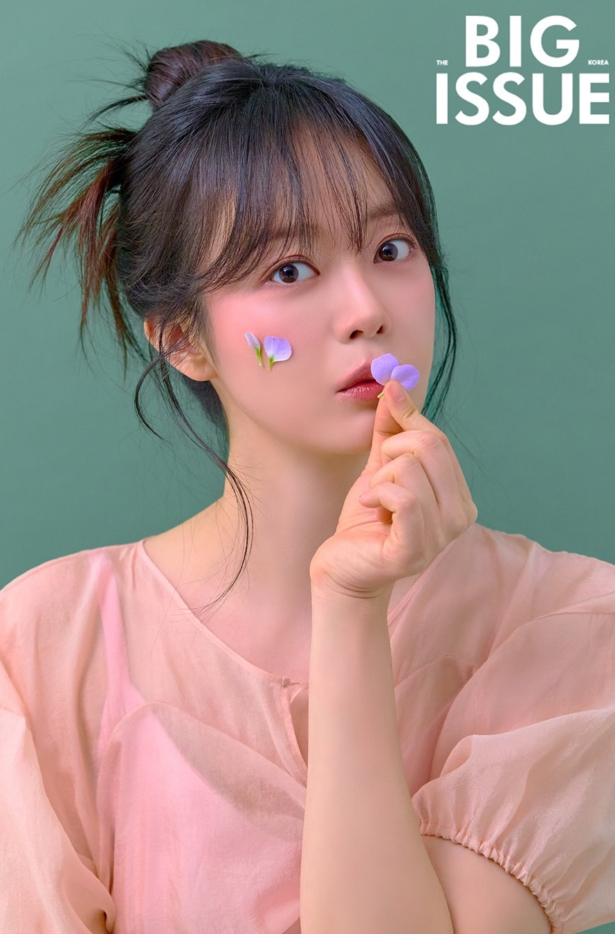 커뮤니티에서 화제된 인기 셀럽 콘텐츠