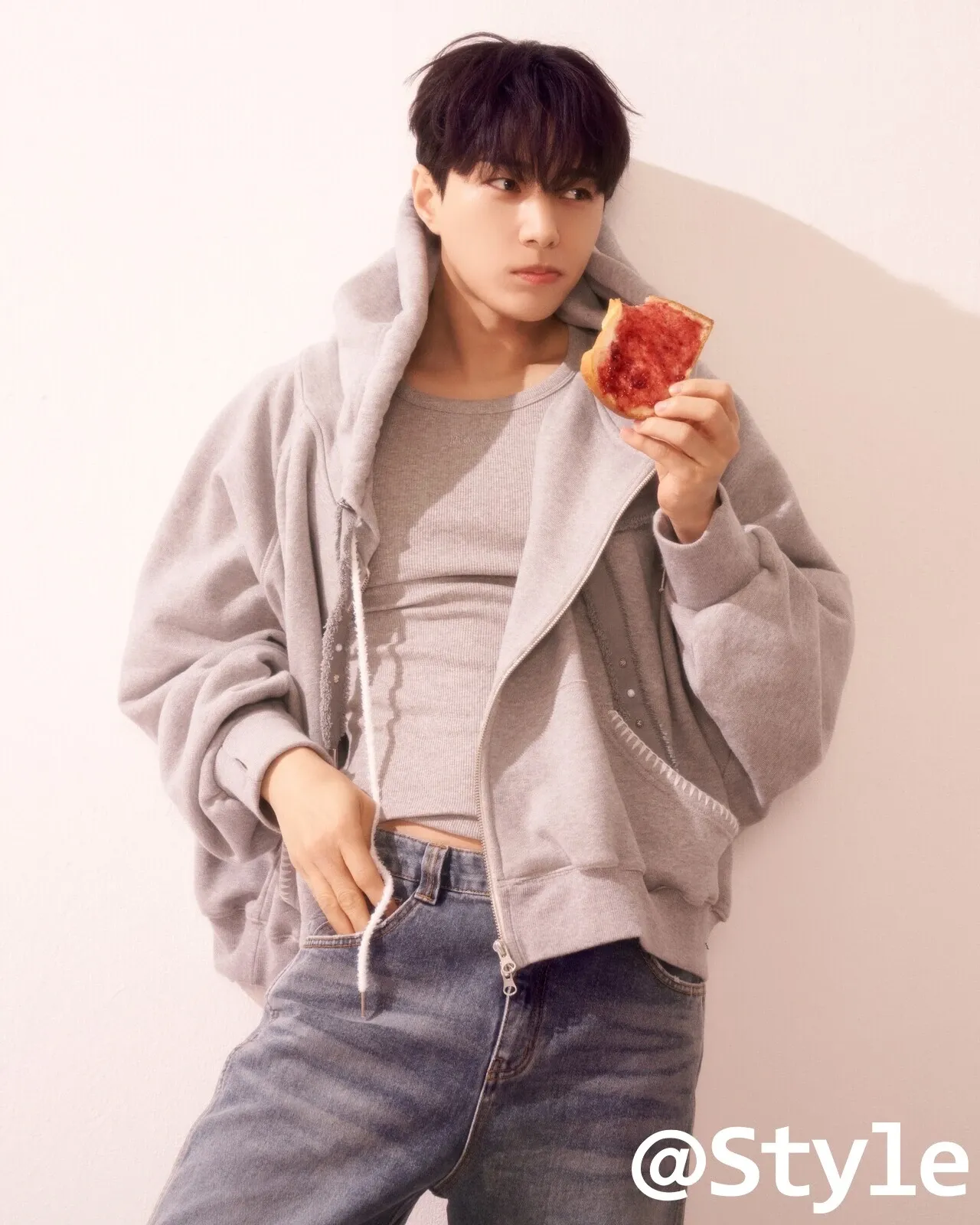 Latest photo of Kim Myungsoo (L)