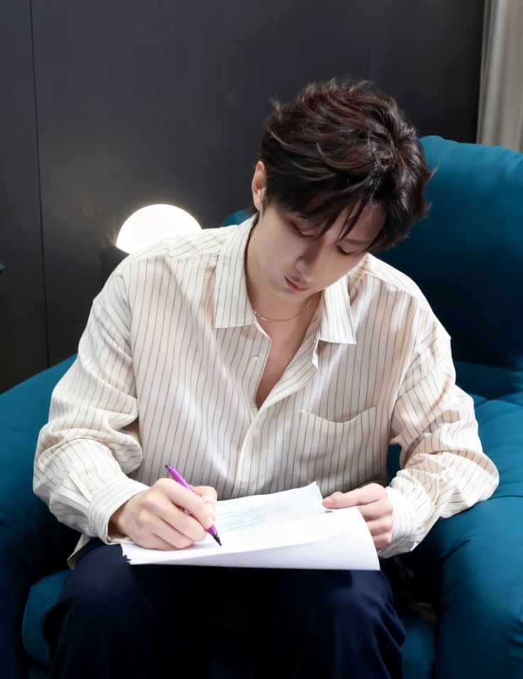 Behind-the-scenes cut of Cheng Yi