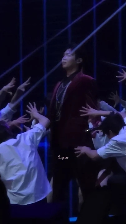 Special wallpaper made by Son Taejin's fans