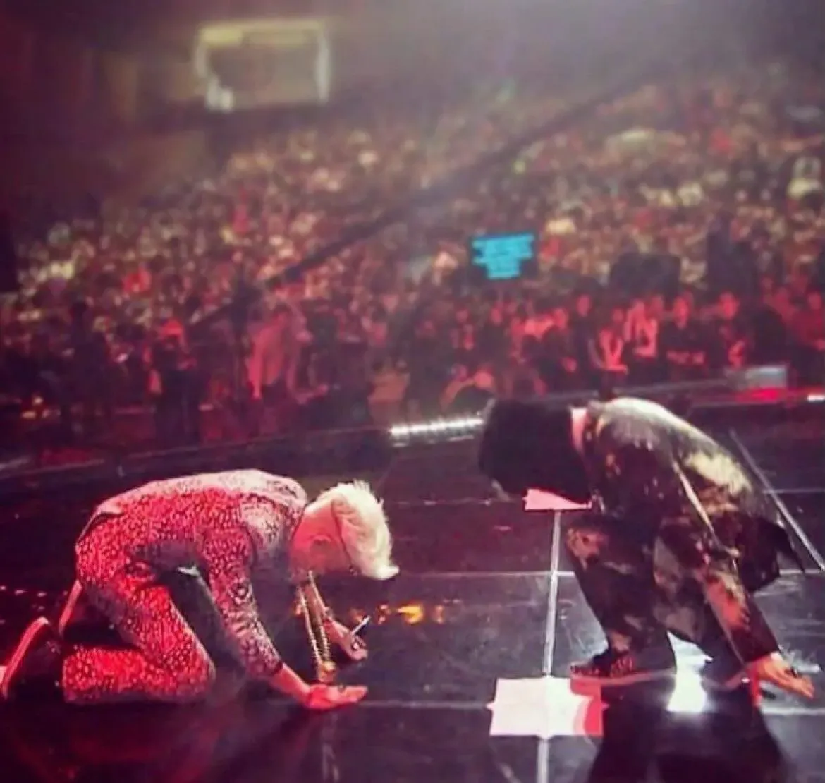 A moment captured by a fan of T.O.P