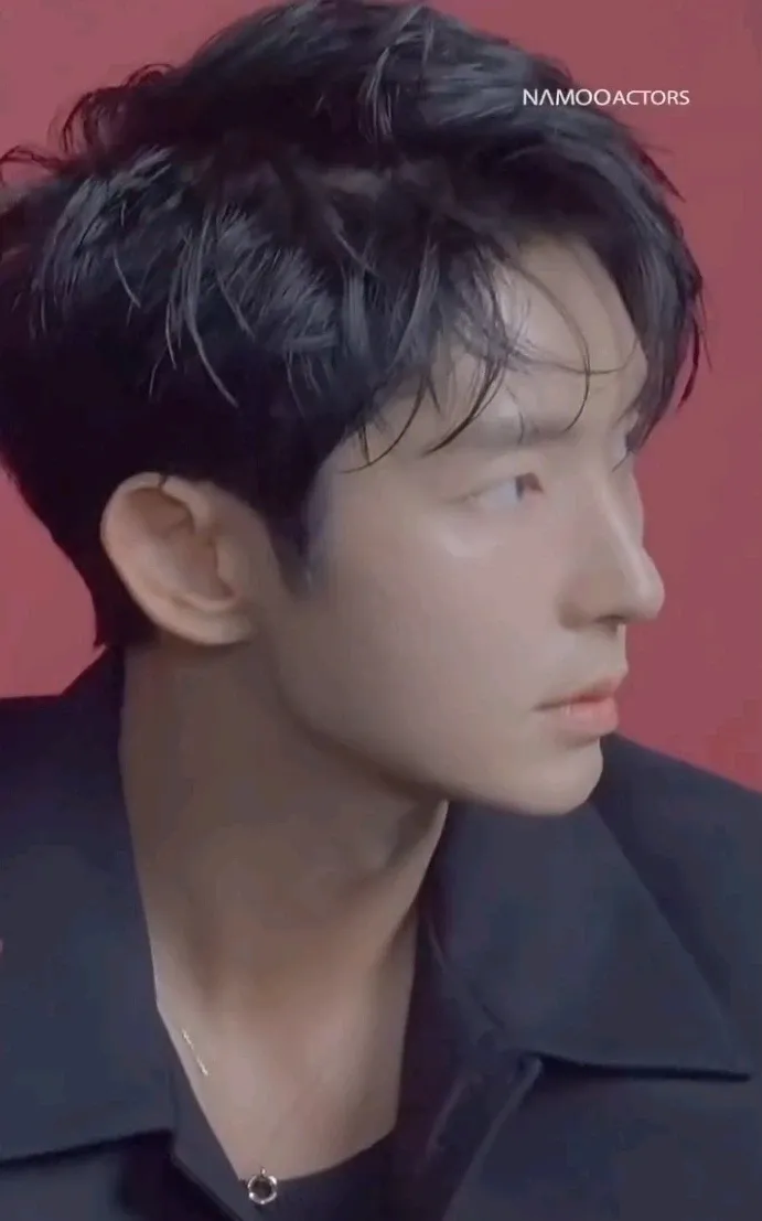 Behind-the-scenes cut of Lee Joongi