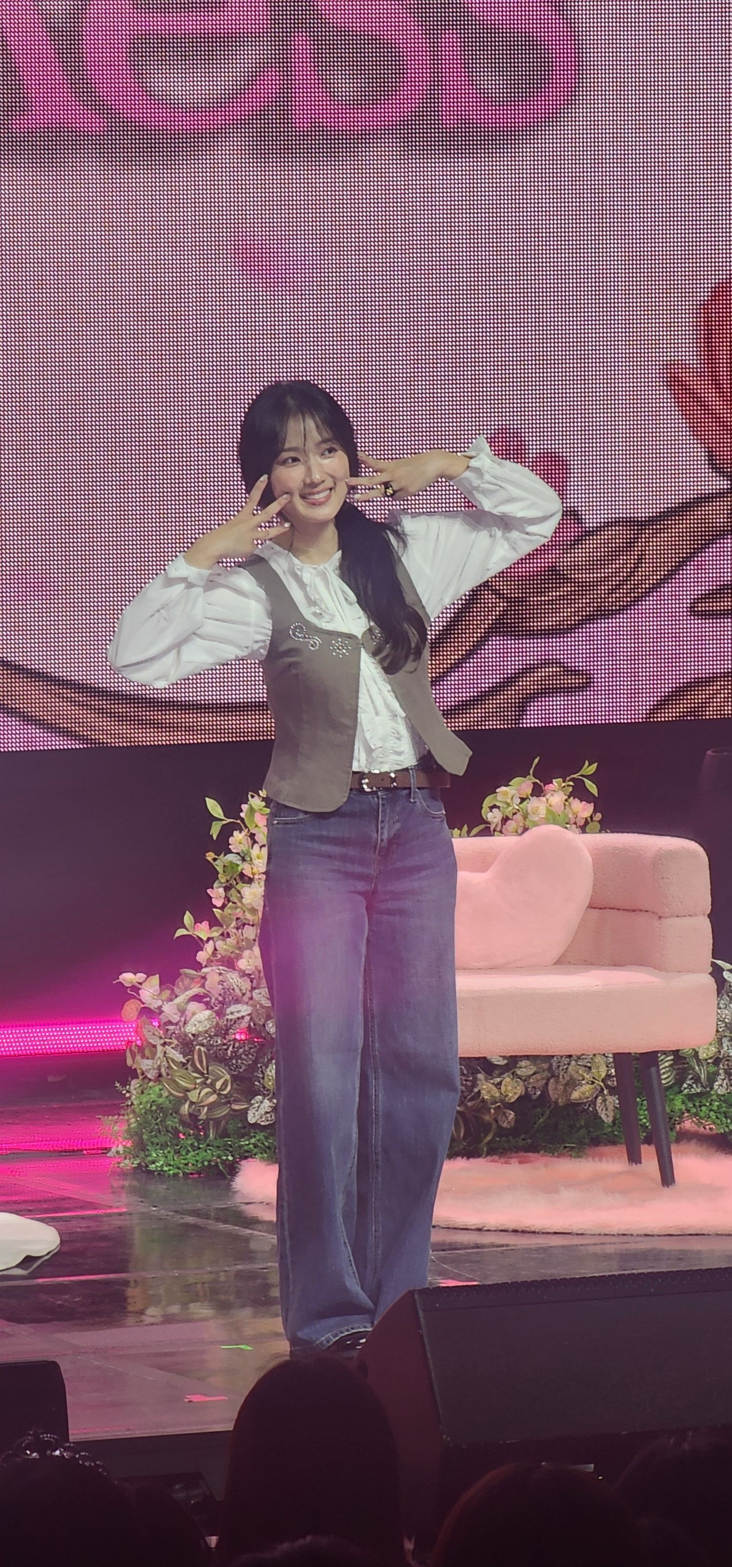 Recent activity shot of Kim Hyeyoon