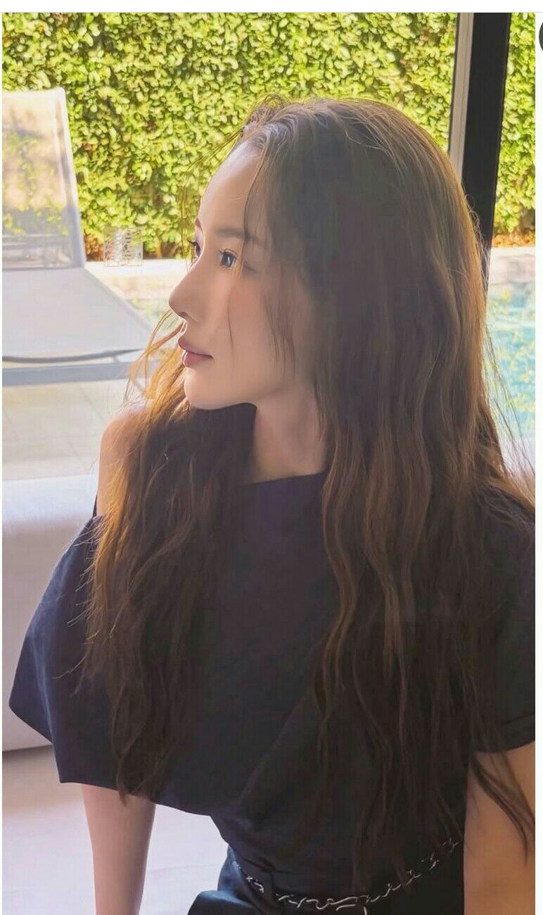 Foto kegiatan terbaru dari Park Minyoung