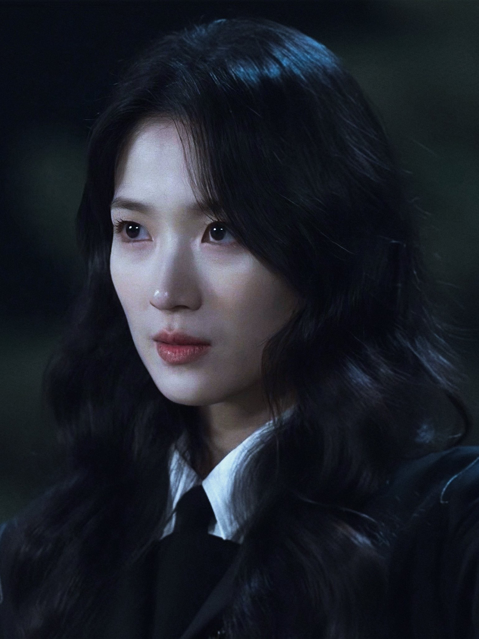 Behind-the-scenes cut of Kim Hyeyoon