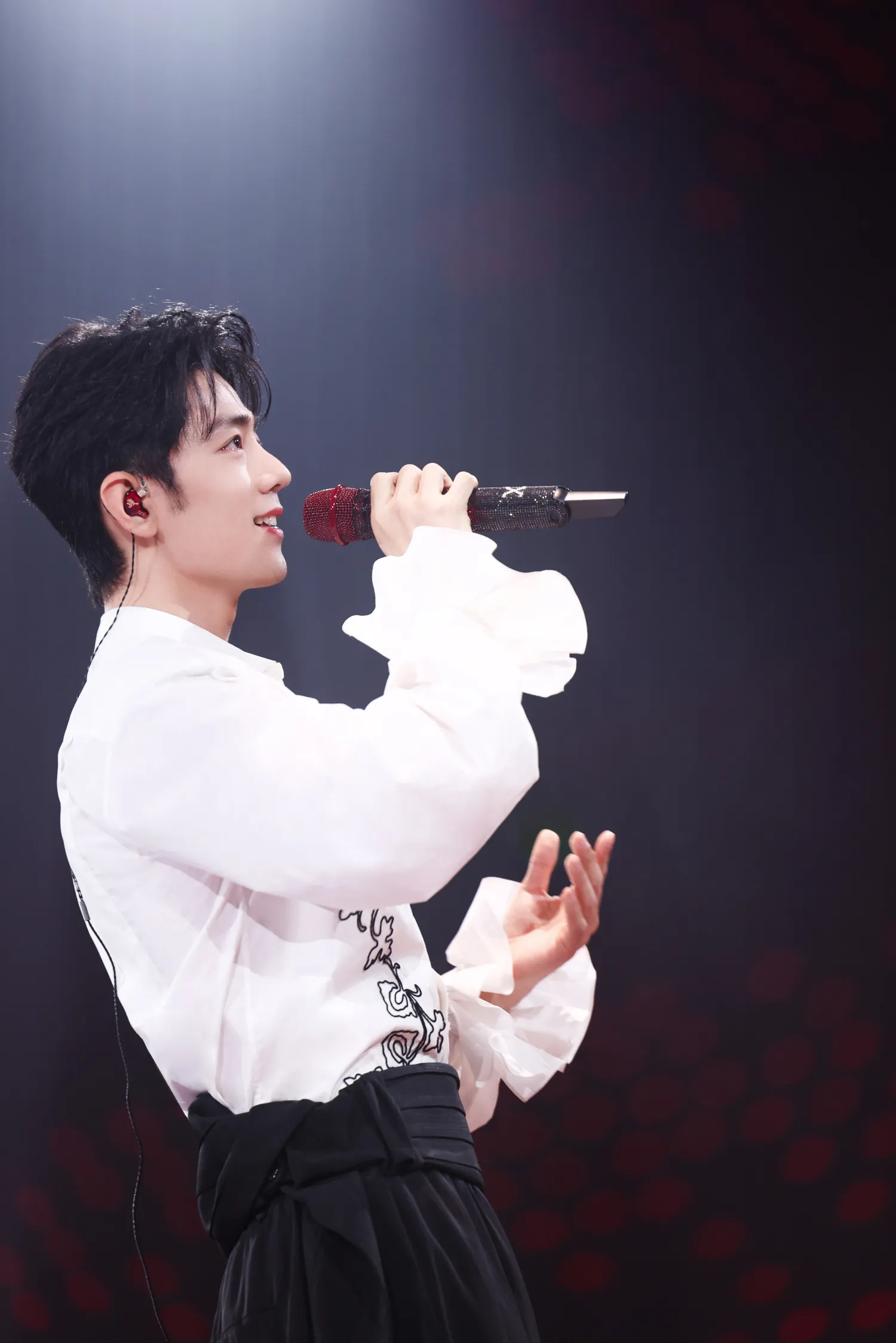 Behind-the-scenes cut of Xiao Zhan