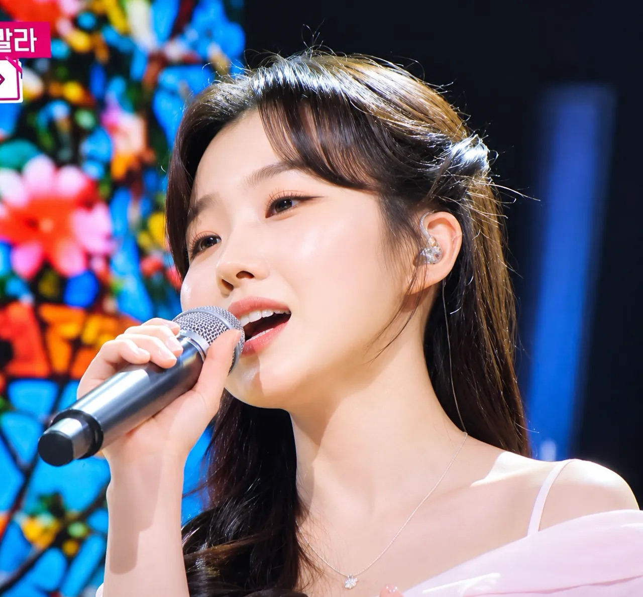 A moment captured by a fan of Hong Seongyun
