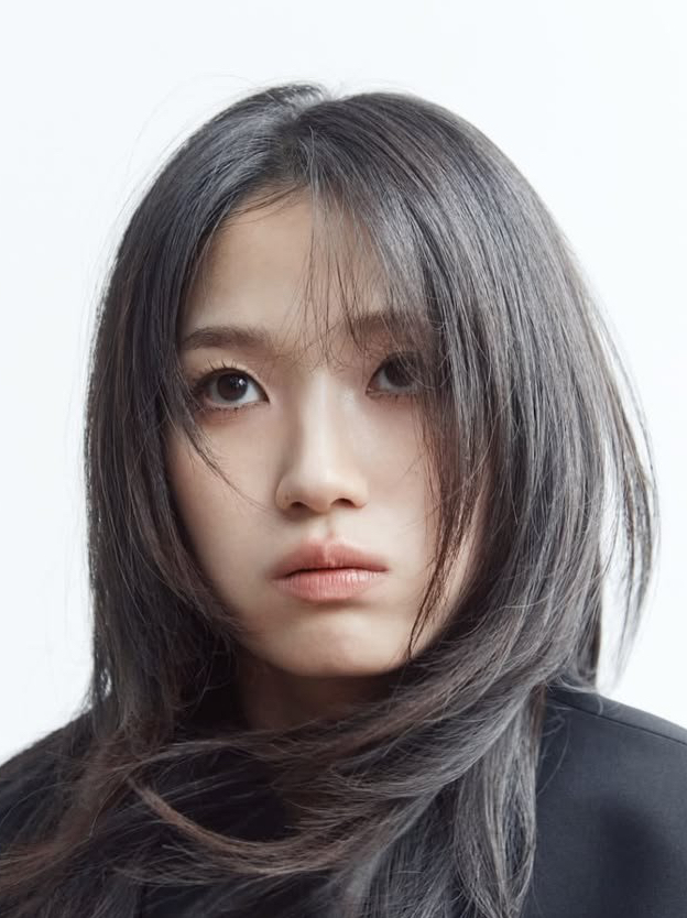 Recent activity shot of Kim Hyeyoon