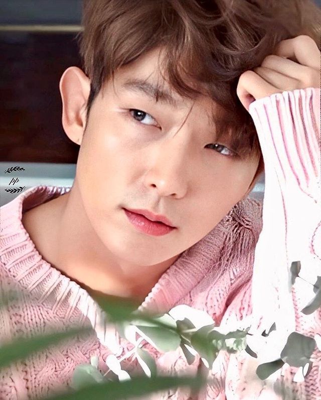 Behind-the-scenes cut of Lee Joongi