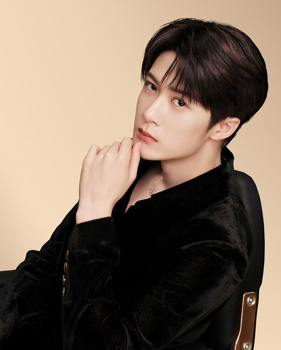 Behind-the-scenes cut of Tan Jianci