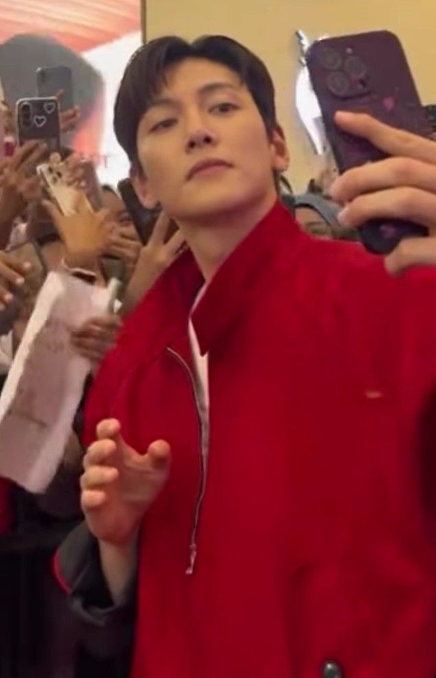 チ・チャンウクの最近の活動ショット