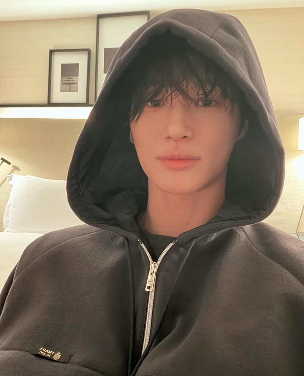 Behind-the-scenes cut of Byeon Wooseok