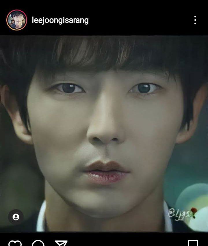 A moment captured by a fan of Lee Joongi