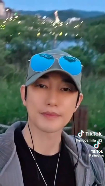 A moment captured by a fan of Park Sihoo