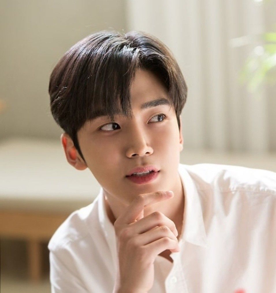 로운의 최신 사진