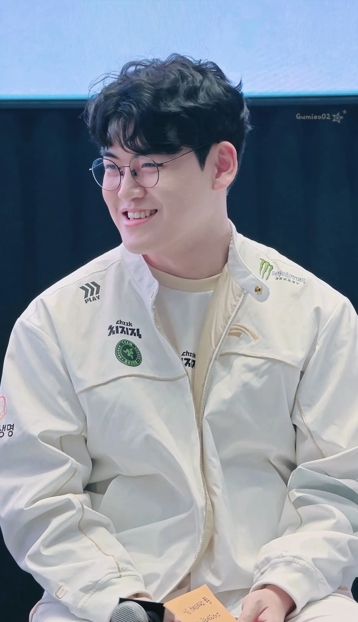 Representative background image loved by Gumayusi fandom