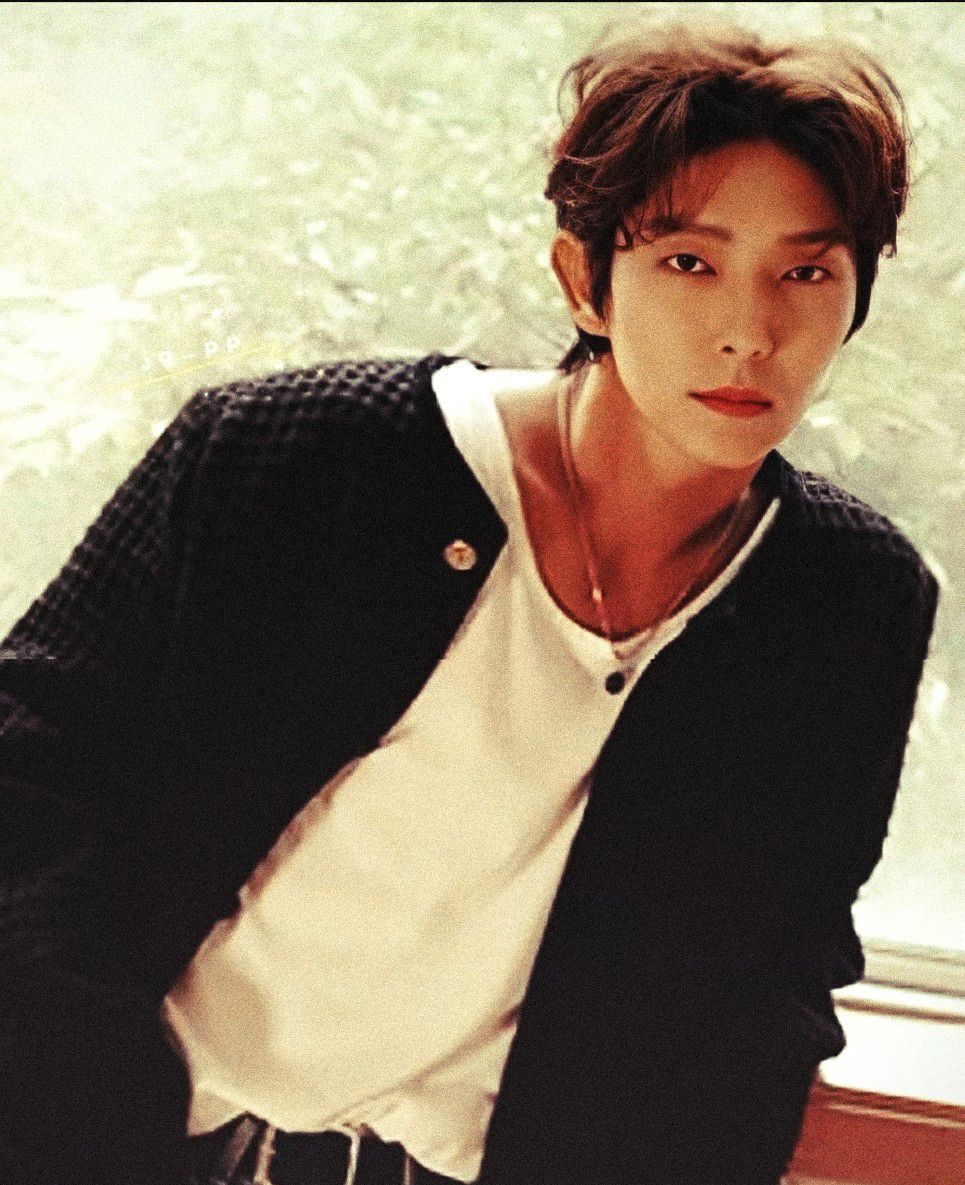 Behind-the-scenes cut of Lee Joongi