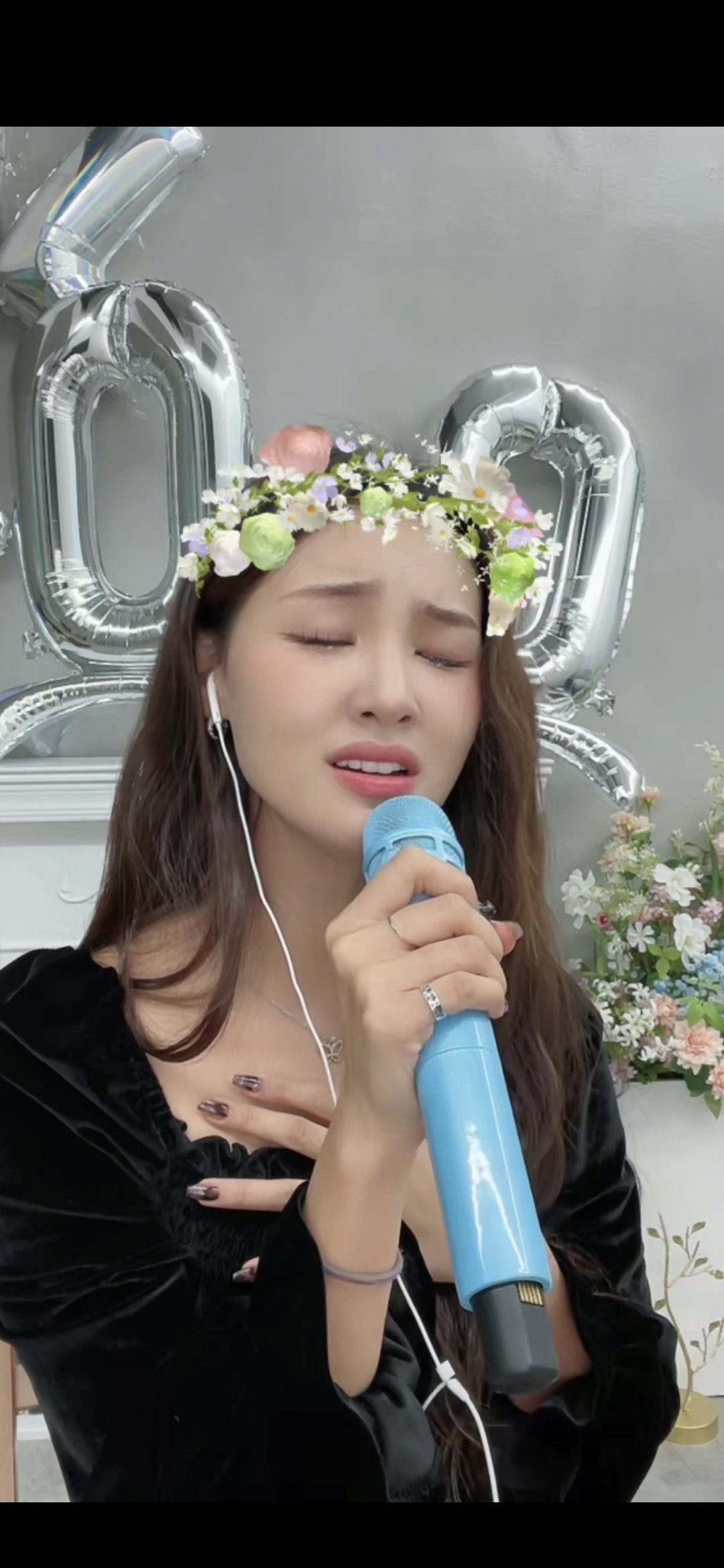 Recent activity shot of Hwang WooLim