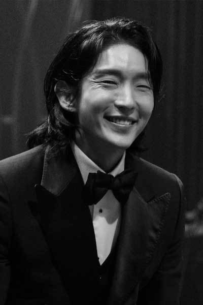 Behind-the-scenes cut of Lee Joongi