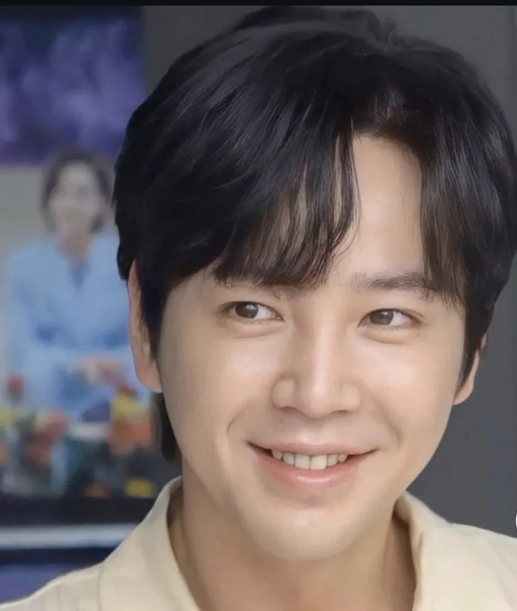 A moment captured by a fan of Jang Geunsuk