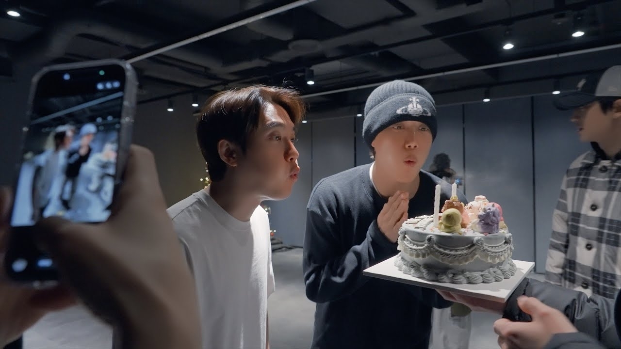 Cuplikan di balik layar dari Doh Kyungsoo (D.O.)