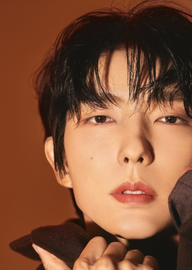 Behind-the-scenes cut of Lee Joongi