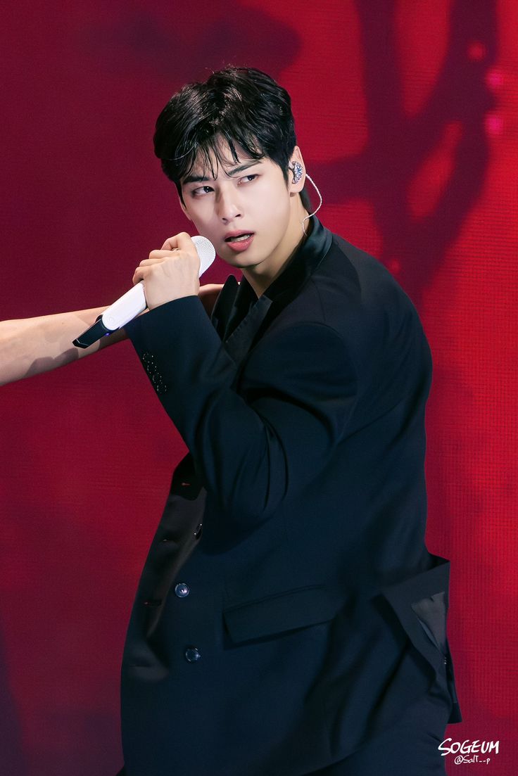 Foto terbaru dari Cha Eunwoo