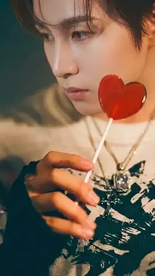 김희재의 비하인드 컷