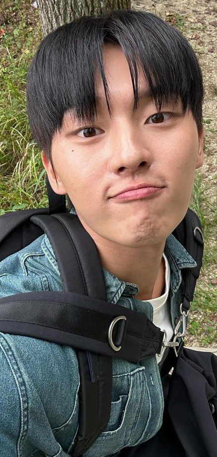 A moment captured by a fan of Choi Hyunwook