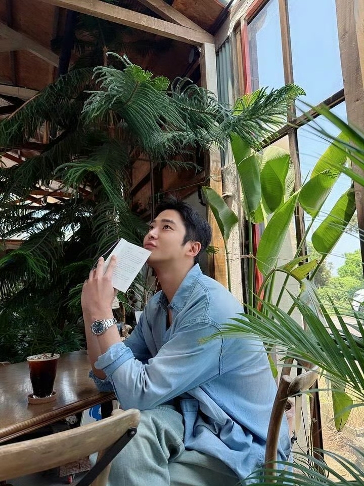 Momen yang diabadikan oleh penggemar Rowoon