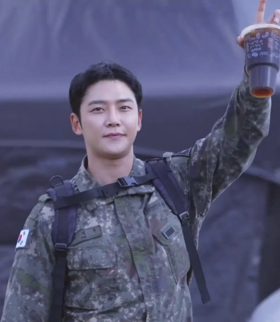 Foto terbaru dari Rowoon