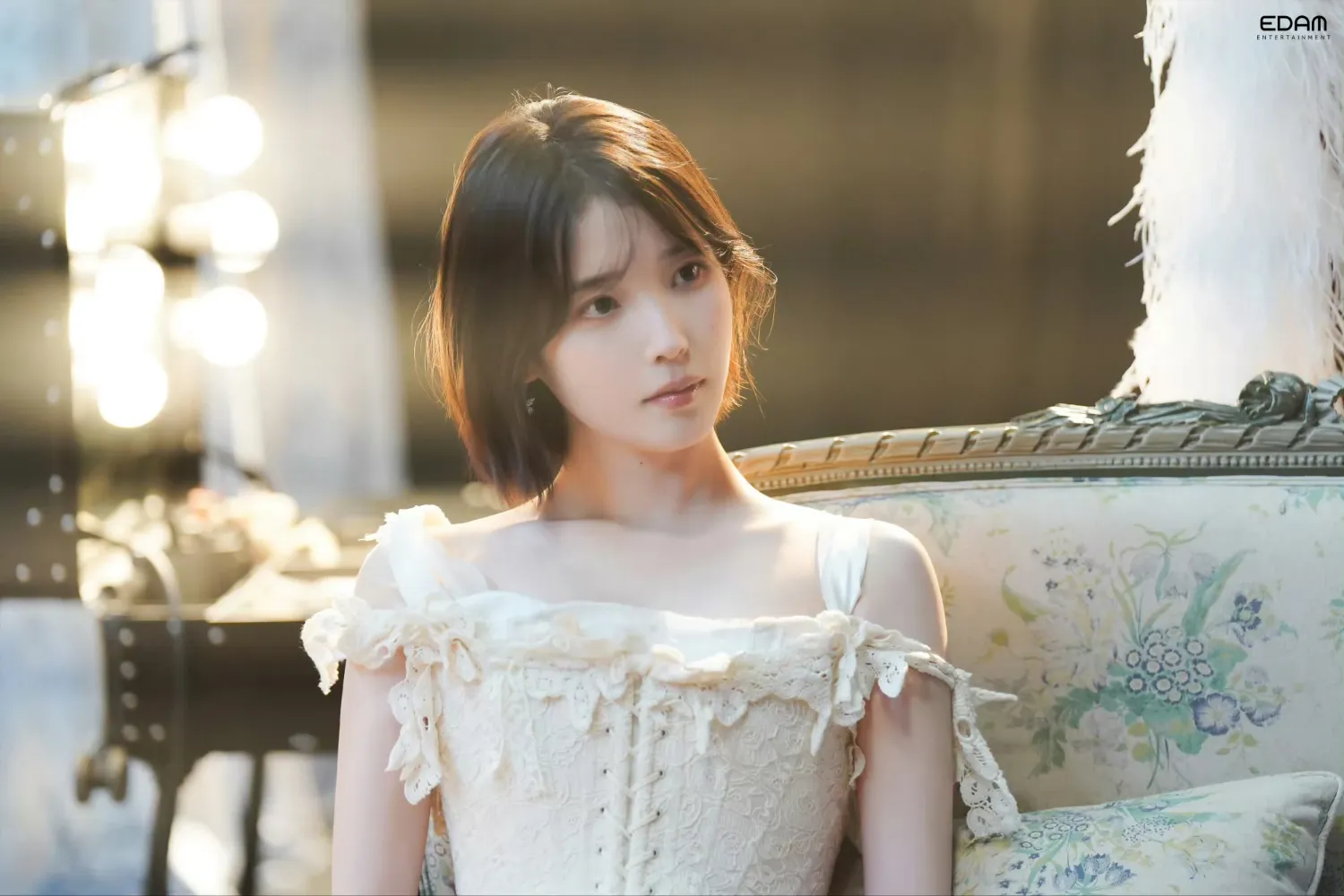 Behind-the-scenes cut of IU