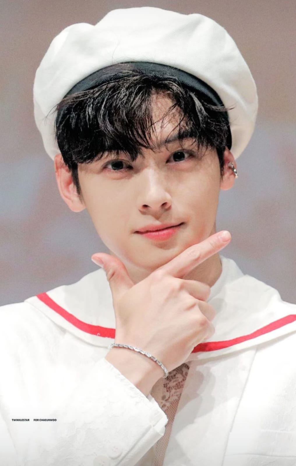 Recent activity shot of Cha Eunwoo