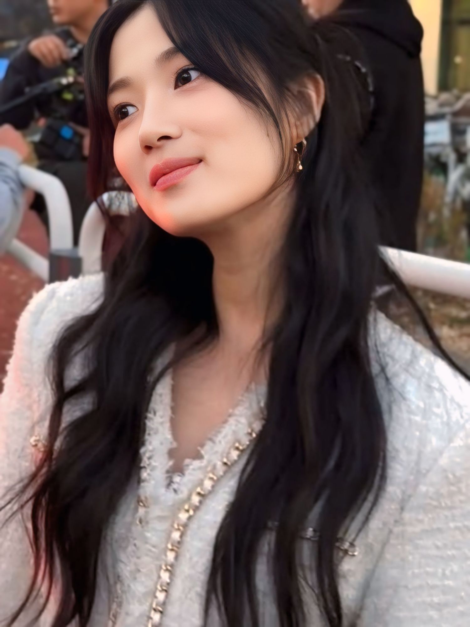 Behind-the-scenes cut of Kim Hyeyoon