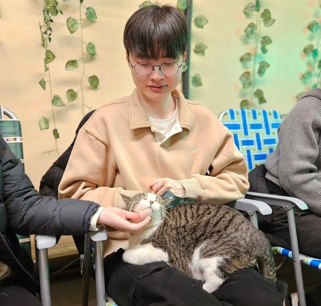 A moment captured by a fan of Faker