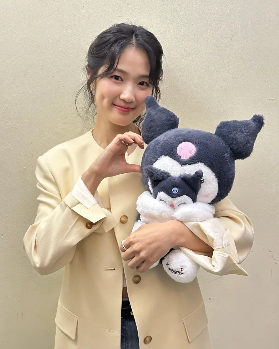 Recent activity shot of Kim Hyeyoon