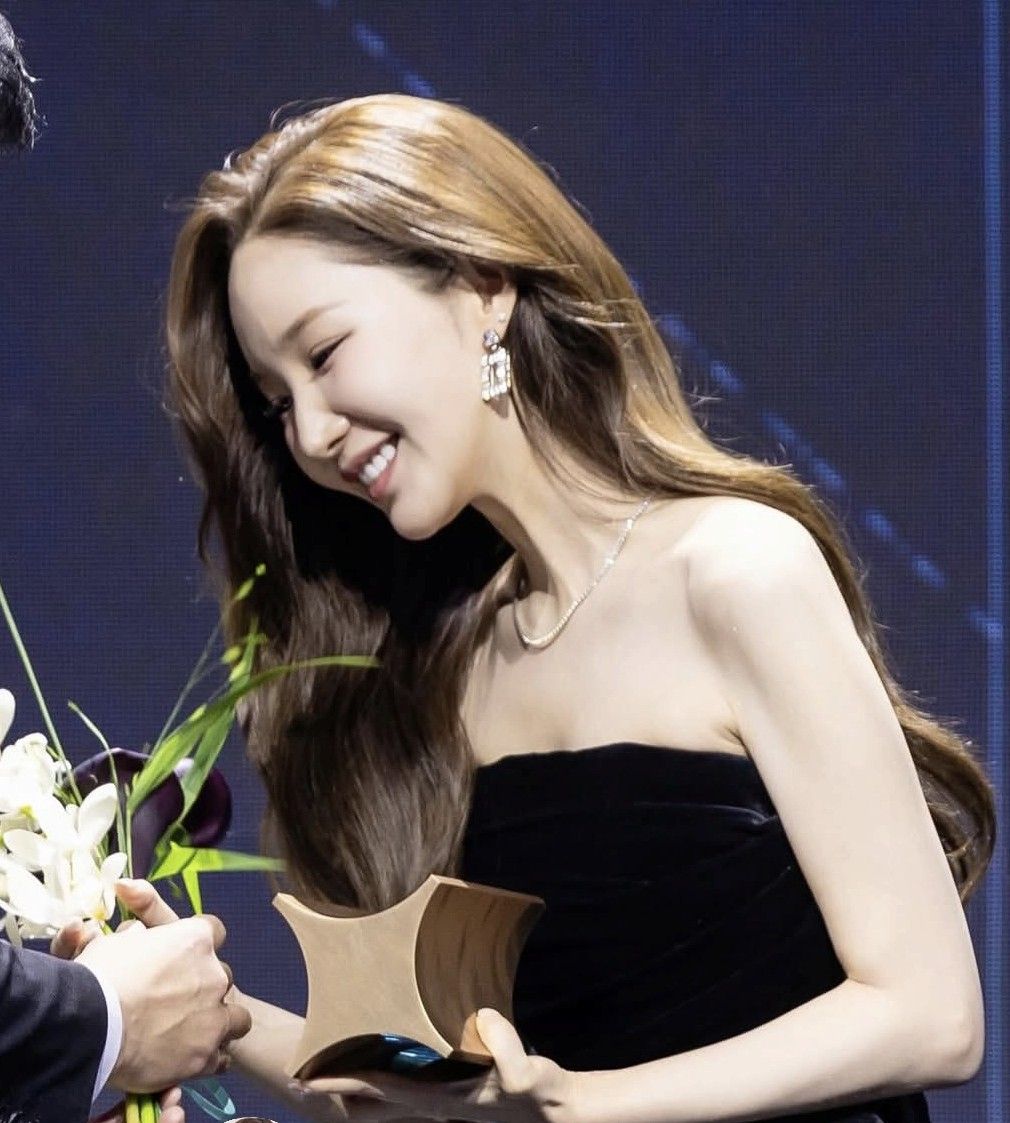 Latest photo of Park Minyoung