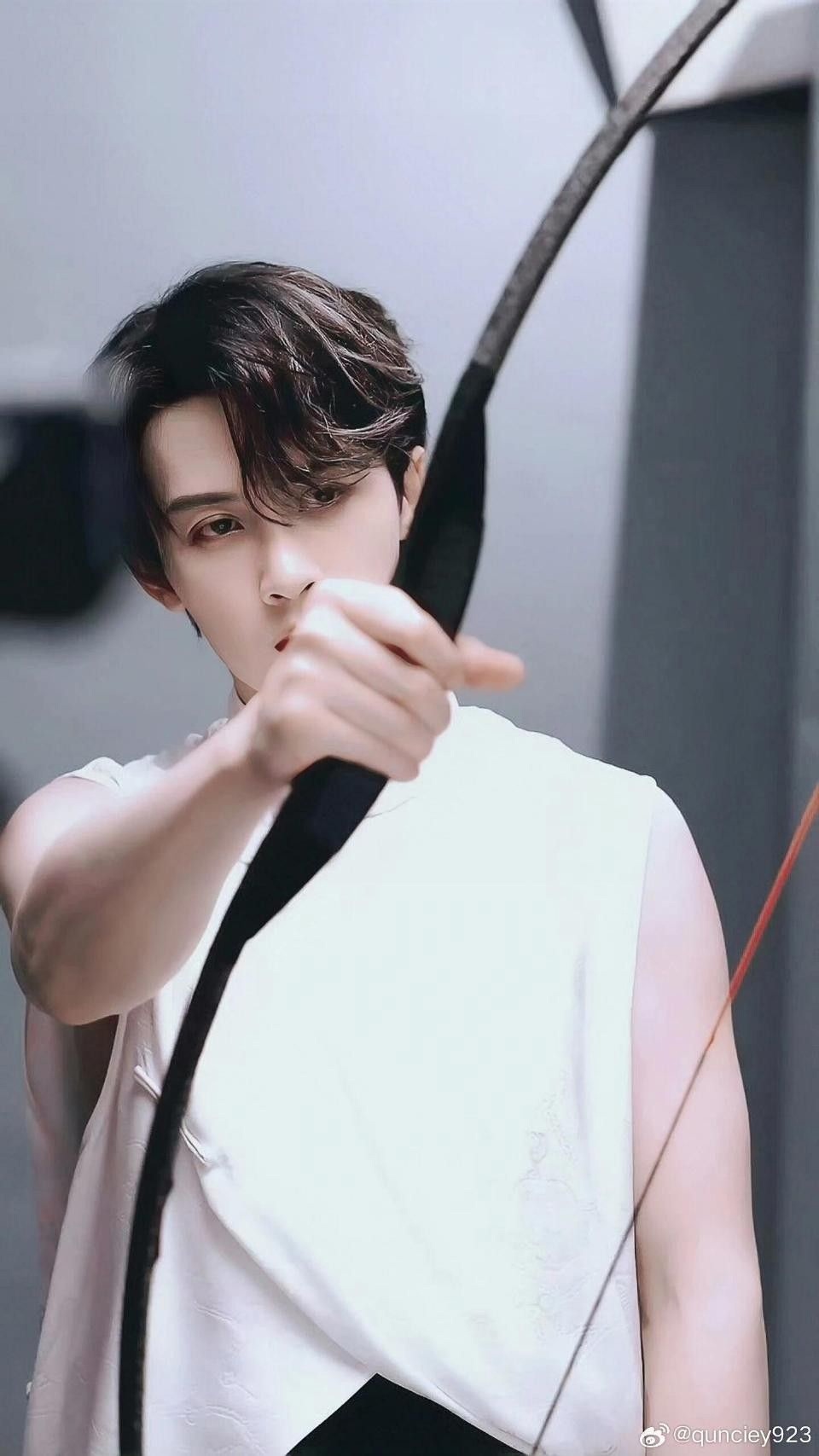 Behind-the-scenes cut of Tan Jianci