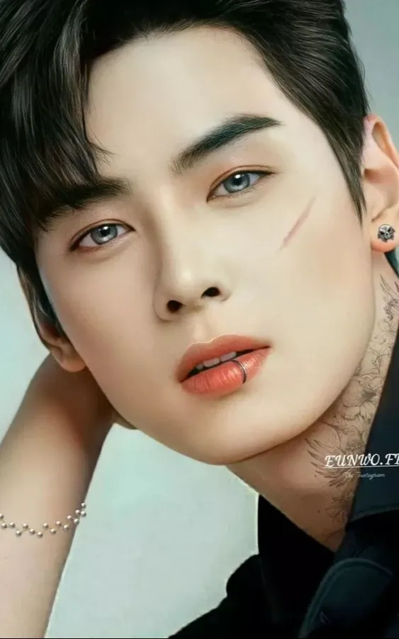 Latest photo of Cha Eunwoo