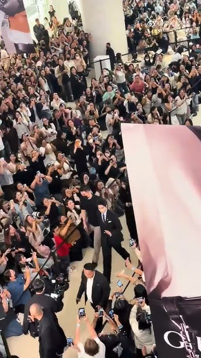 Representative background image loved by Song WeiLong fandom