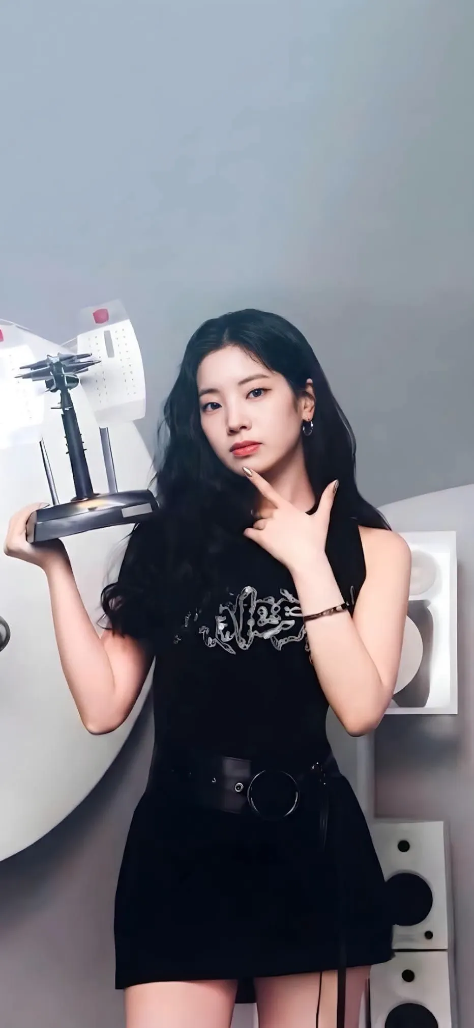 Emotional wallpaper shared by fans for Dahyun