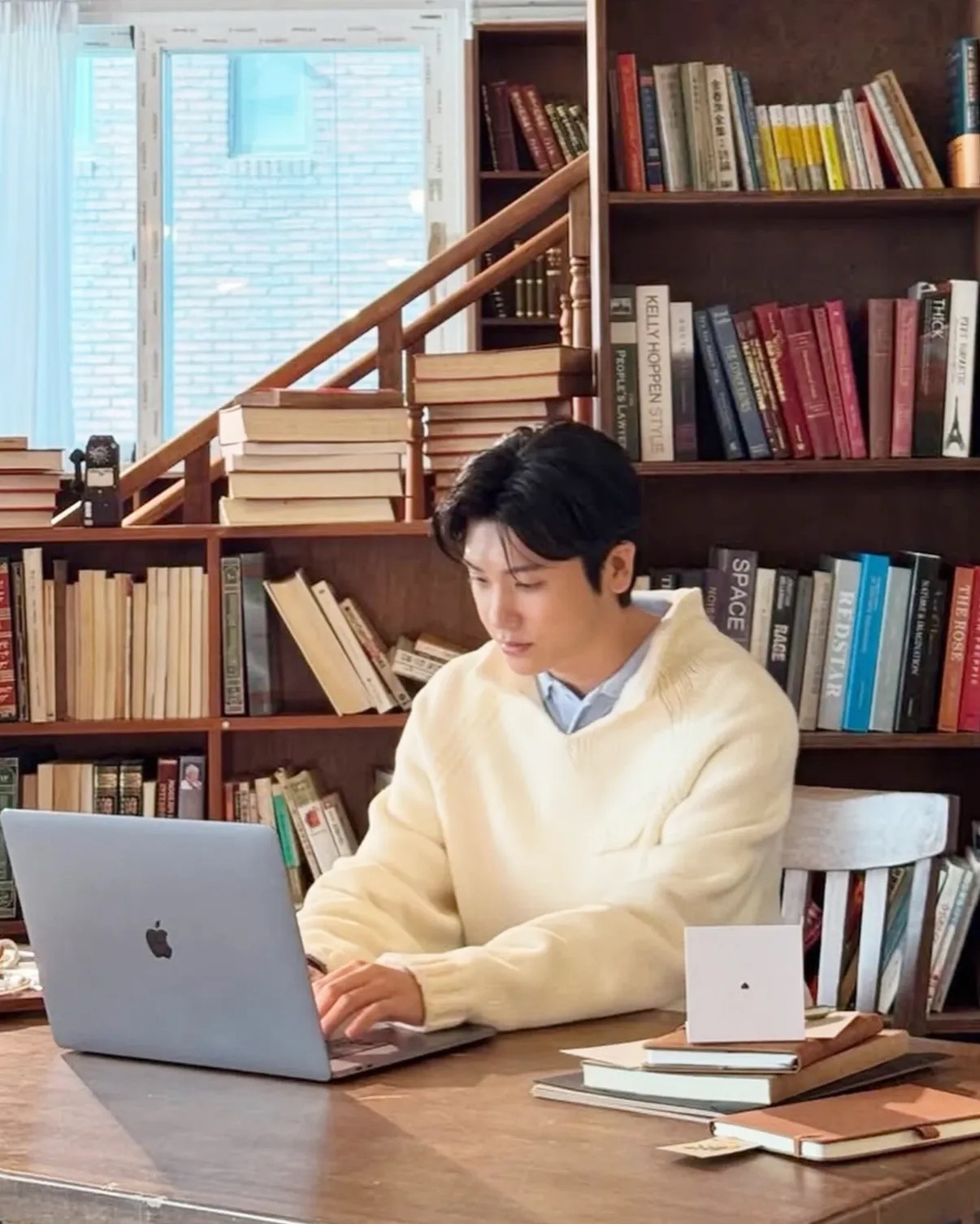 Latest photo of Park Hyungsik