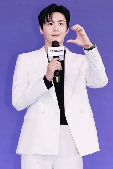 Foto kegiatan terbaru dari Kim Seonho