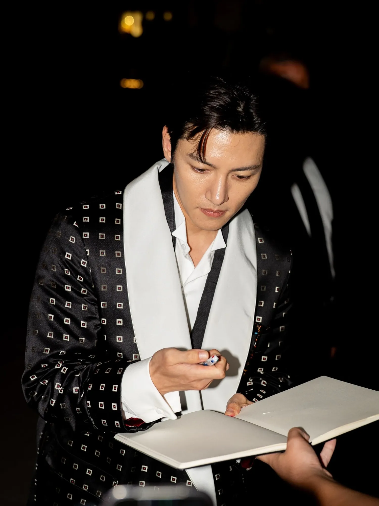 A moment captured by a fan of Ji Changwook