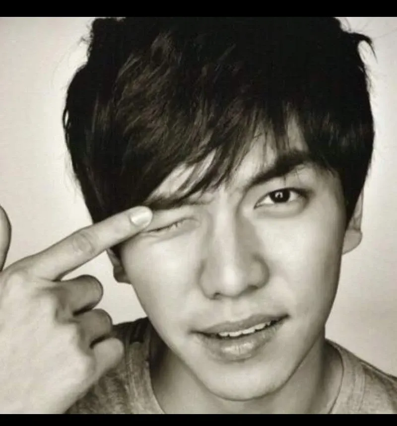 Momen yang diabadikan oleh penggemar Lee Seunggi