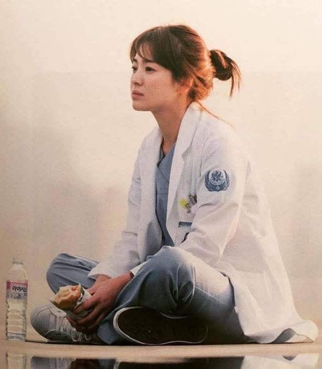 Behind-the-scenes cut of Song Hyekyo