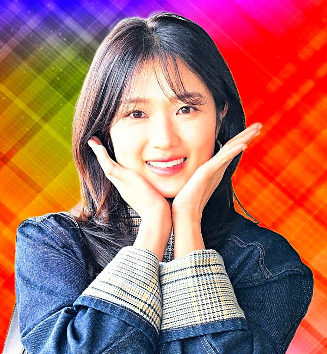 Behind-the-scenes cut of Kim Hyeyoon