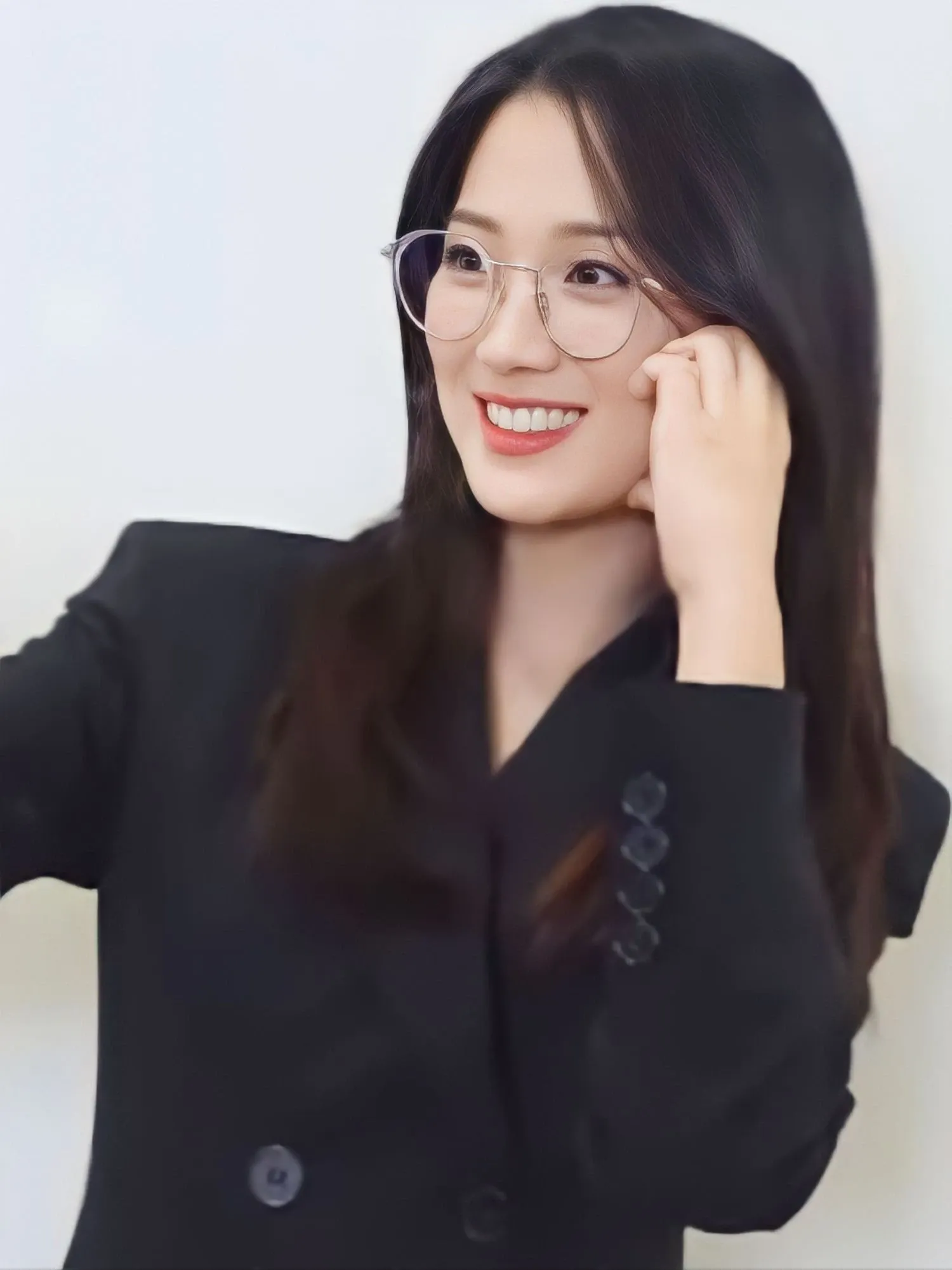 Behind-the-scenes cut of Kim Hyeyoon