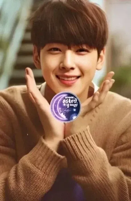 A moment captured by a fan of Cha Eunwoo